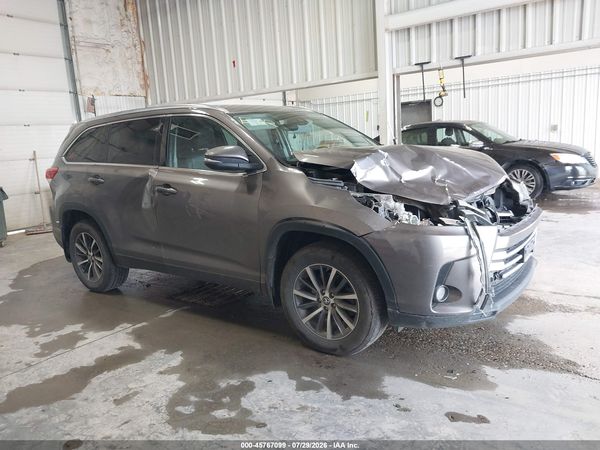 2017 TOYOTA HIGHLANDER XLE