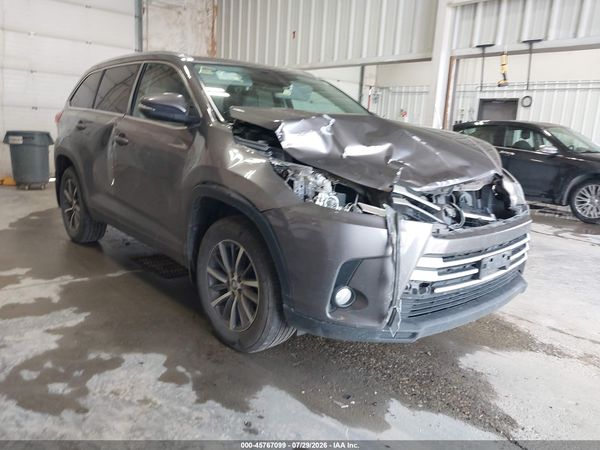 2017 TOYOTA HIGHLANDER XLE