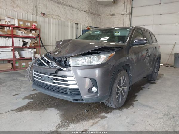2017 TOYOTA HIGHLANDER XLE