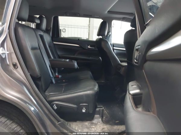 2017 TOYOTA HIGHLANDER XLE