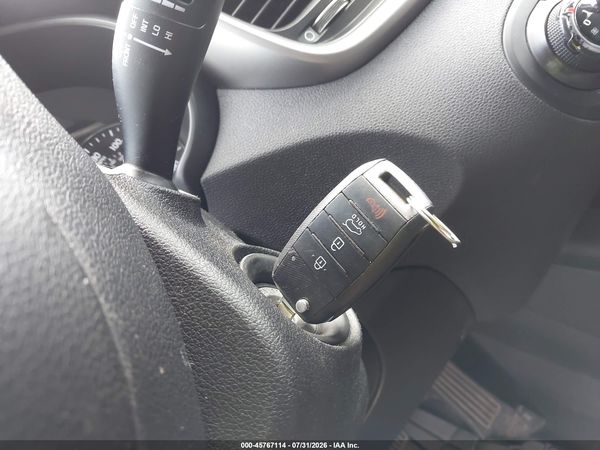 2016 KIA SORENTO 2.4L LX
