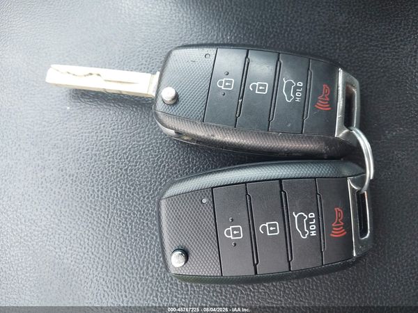 2017 KIA SORENTO 2.4L LX