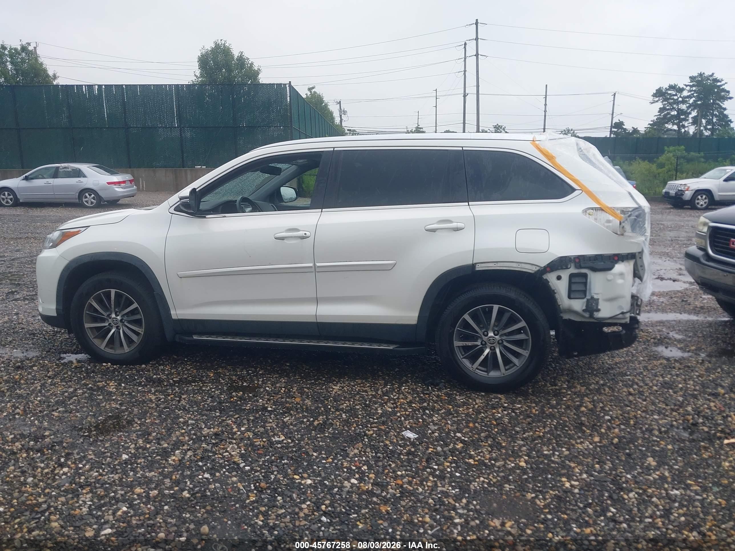 2019 TOYOTA HIGHLANDER XLE