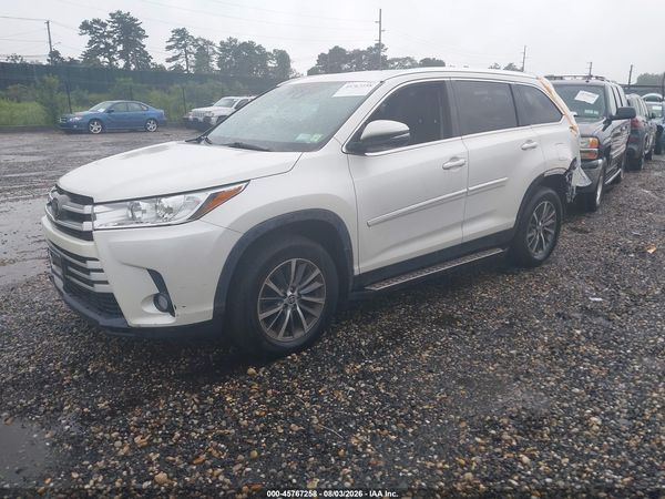 2019 TOYOTA HIGHLANDER XLE