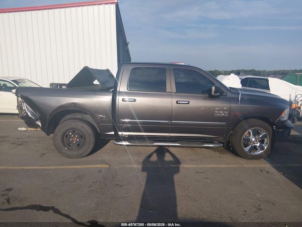 2016 RAM 1500 SLT