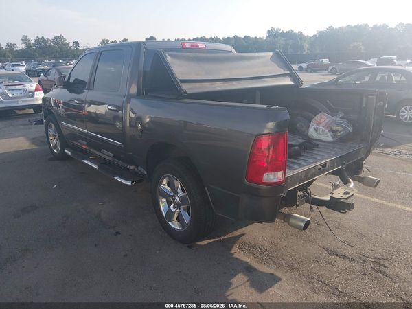 2016 RAM 1500 SLT