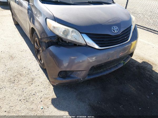 2016 TOYOTA SIENNA L 7 PASSENGER