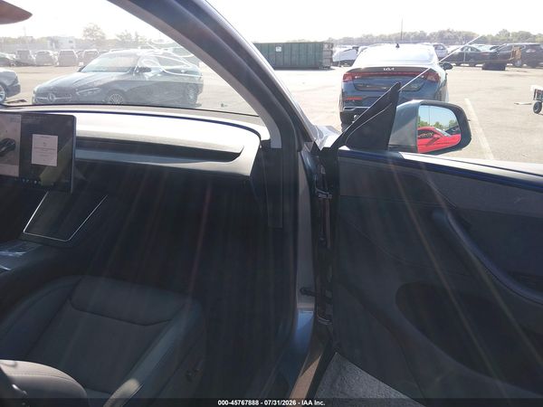 2026 TESLA MODEL Y