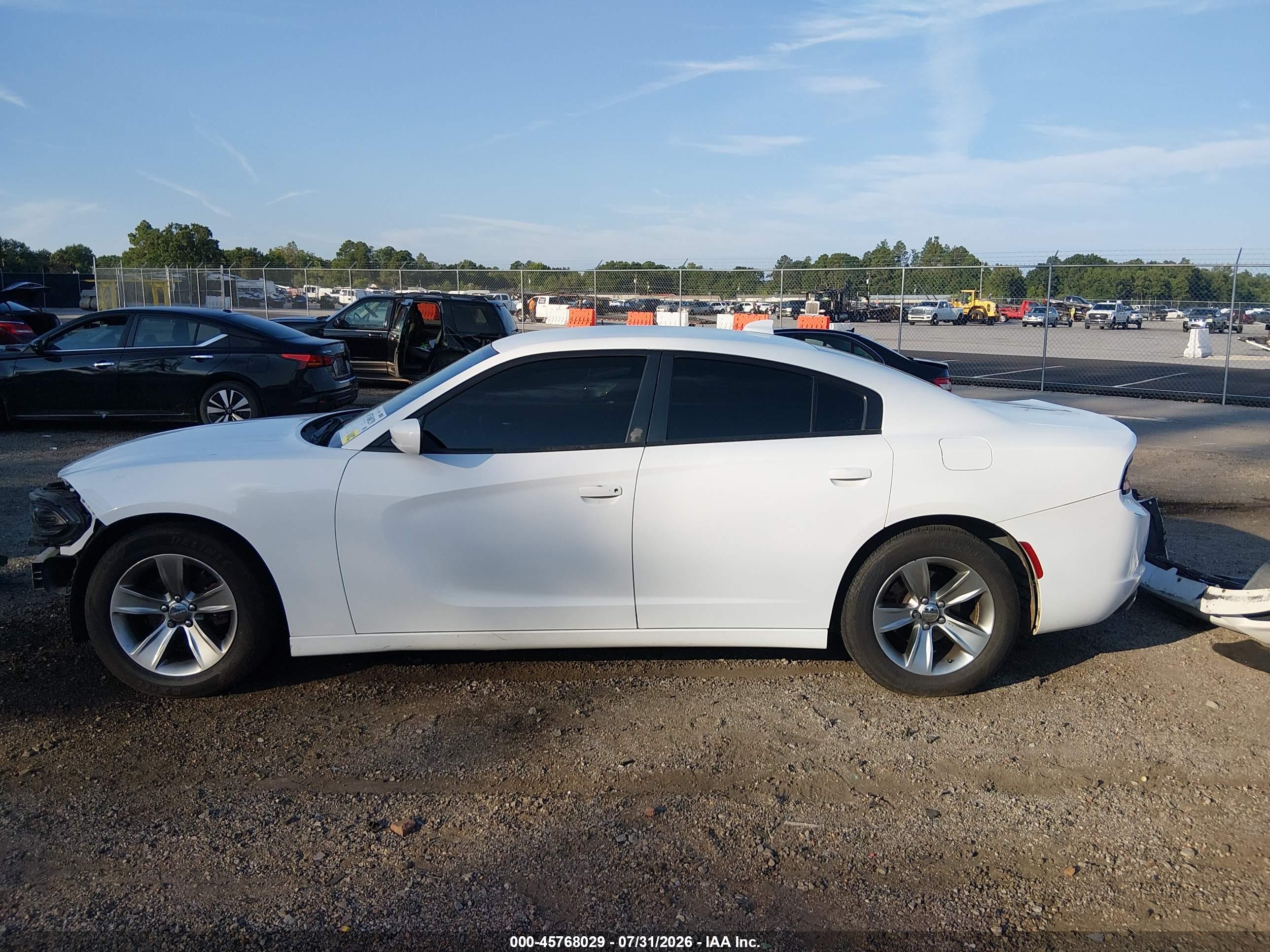 2016 DODGE CHARGER SXT