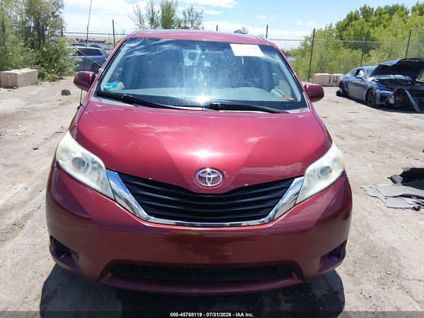 2014 TOYOTA SIENNA LE V6 8 PASSENGER