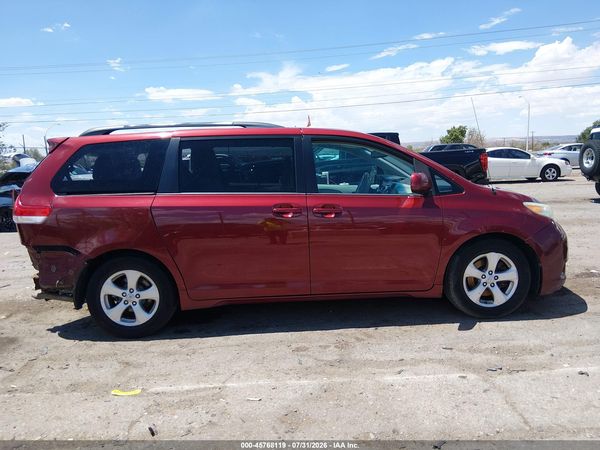 2014 TOYOTA SIENNA LE V6 8 PASSENGER
