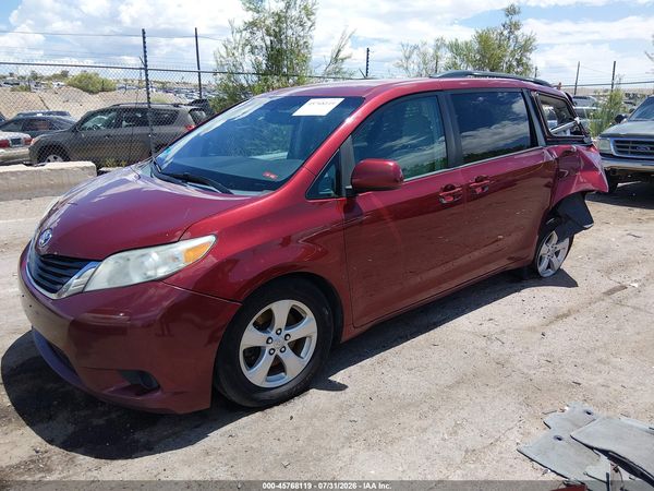 2014 TOYOTA SIENNA LE V6 8 PASSENGER
