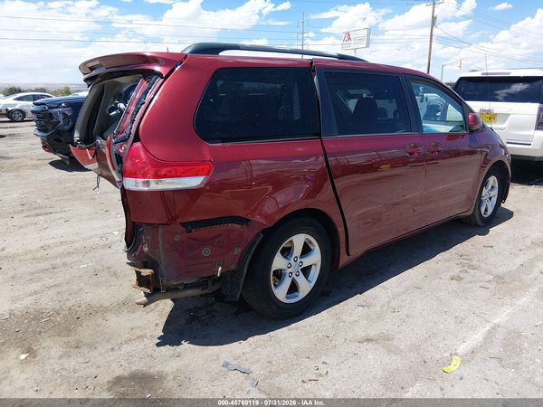 2014 TOYOTA SIENNA LE V6 8 PASSENGER