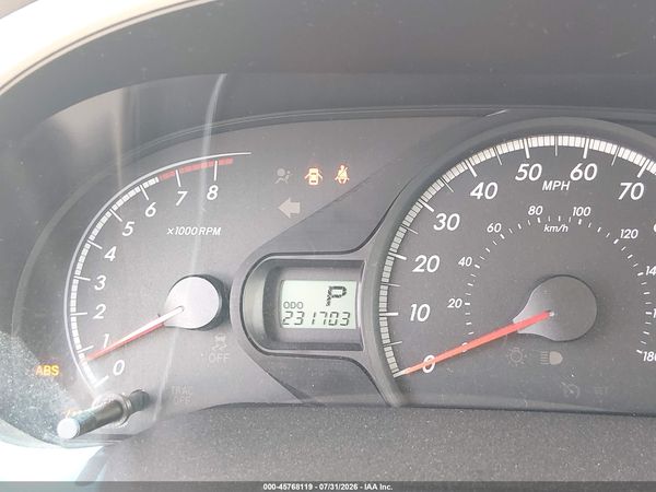 2014 TOYOTA SIENNA LE V6 8 PASSENGER