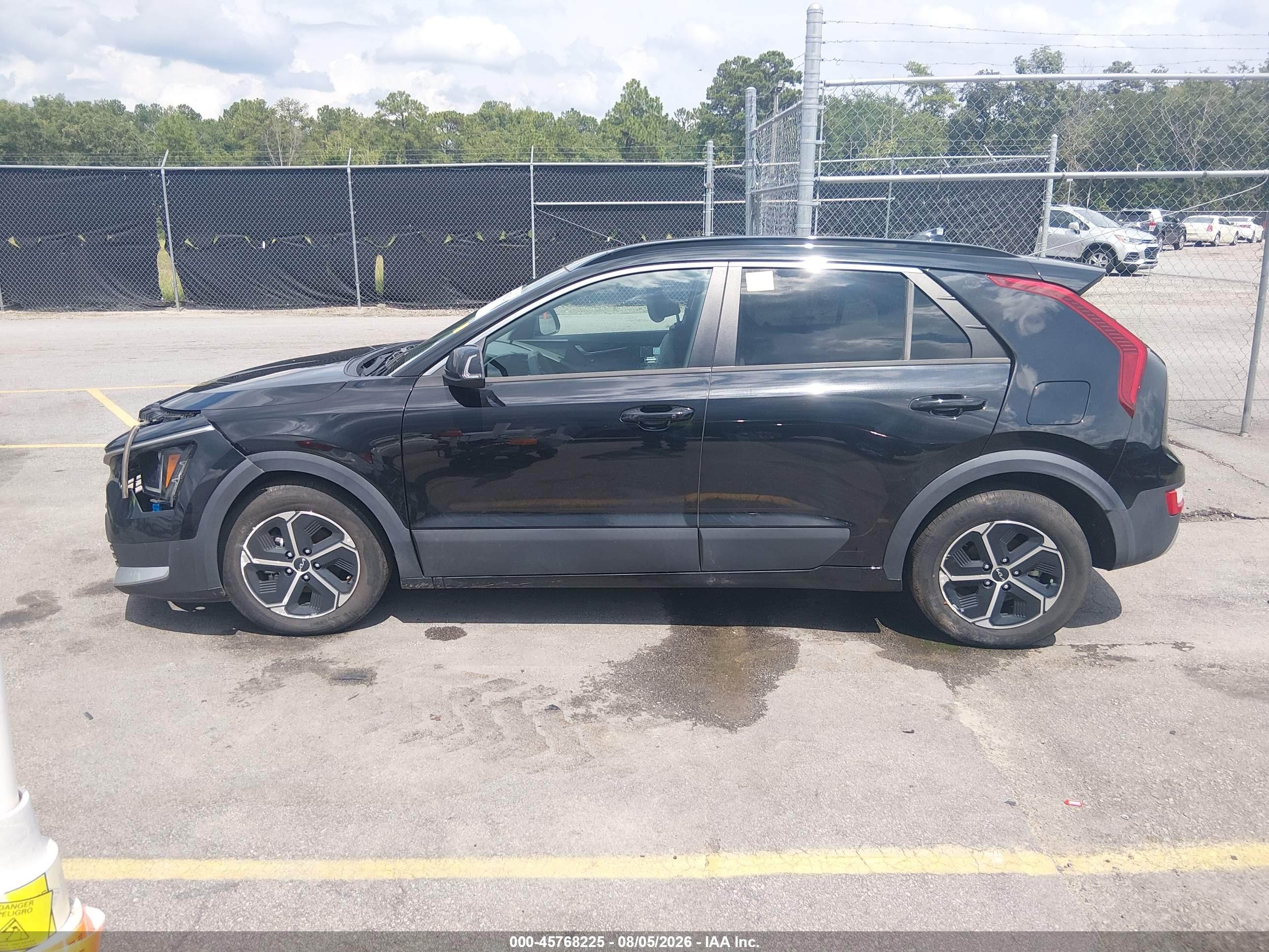 2023 KIA NIRO EX