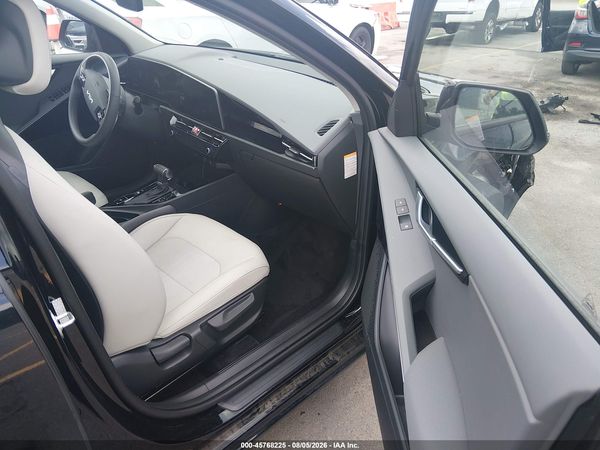 2023 KIA NIRO EX