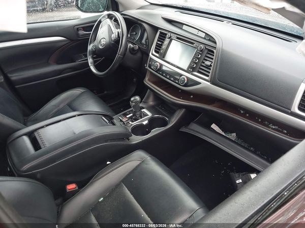 2019 TOYOTA HIGHLANDER XLE