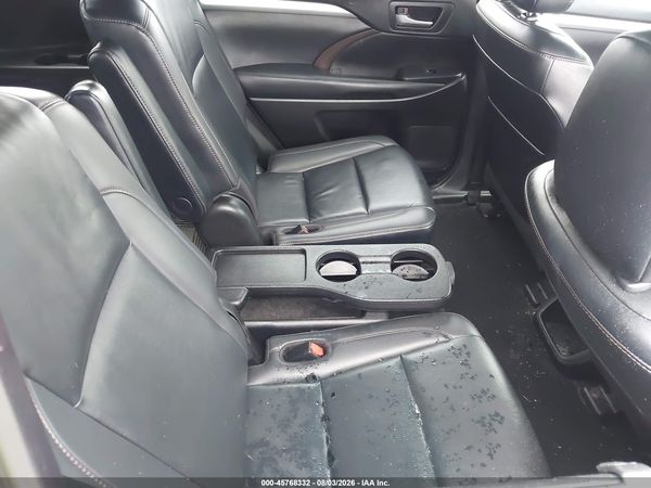 2019 TOYOTA HIGHLANDER XLE