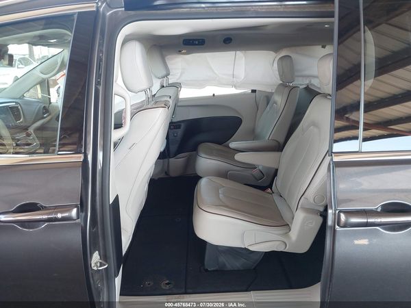 2020 CHRYSLER PACIFICA LIMITED — I8