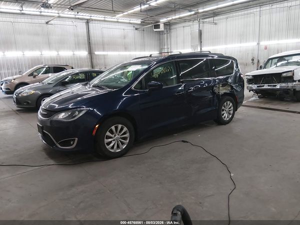 2019 CHRYSLER PACIFICA — I2