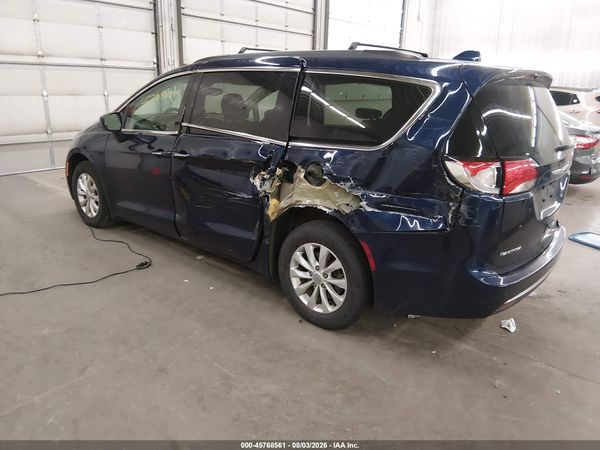 2019 CHRYSLER PACIFICA TOURING PLUS — I3