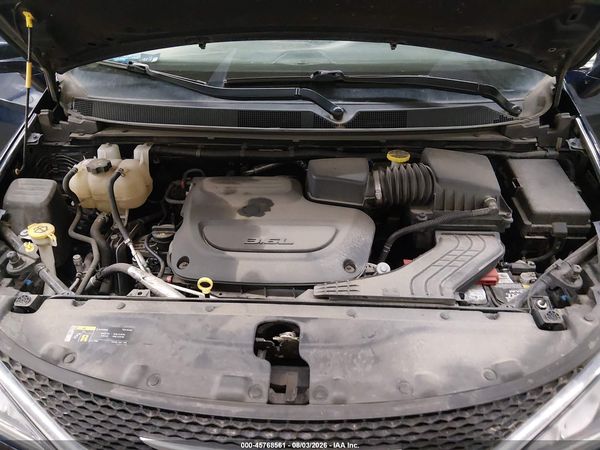 2019 CHRYSLER PACIFICA TOURING PLUS — I10