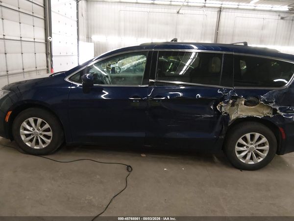 2019 CHRYSLER PACIFICA TOURING PLUS — I117