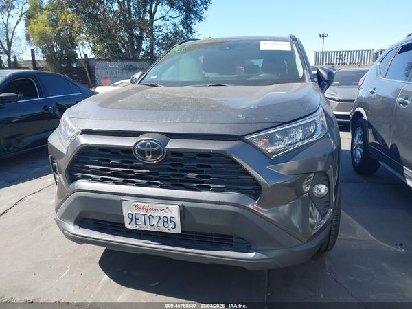 2020 TOYOTA RAV4 XLE