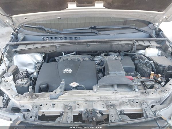 2017 TOYOTA HIGHLANDER SE