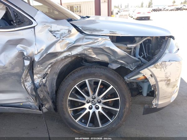2017 TOYOTA HIGHLANDER SE