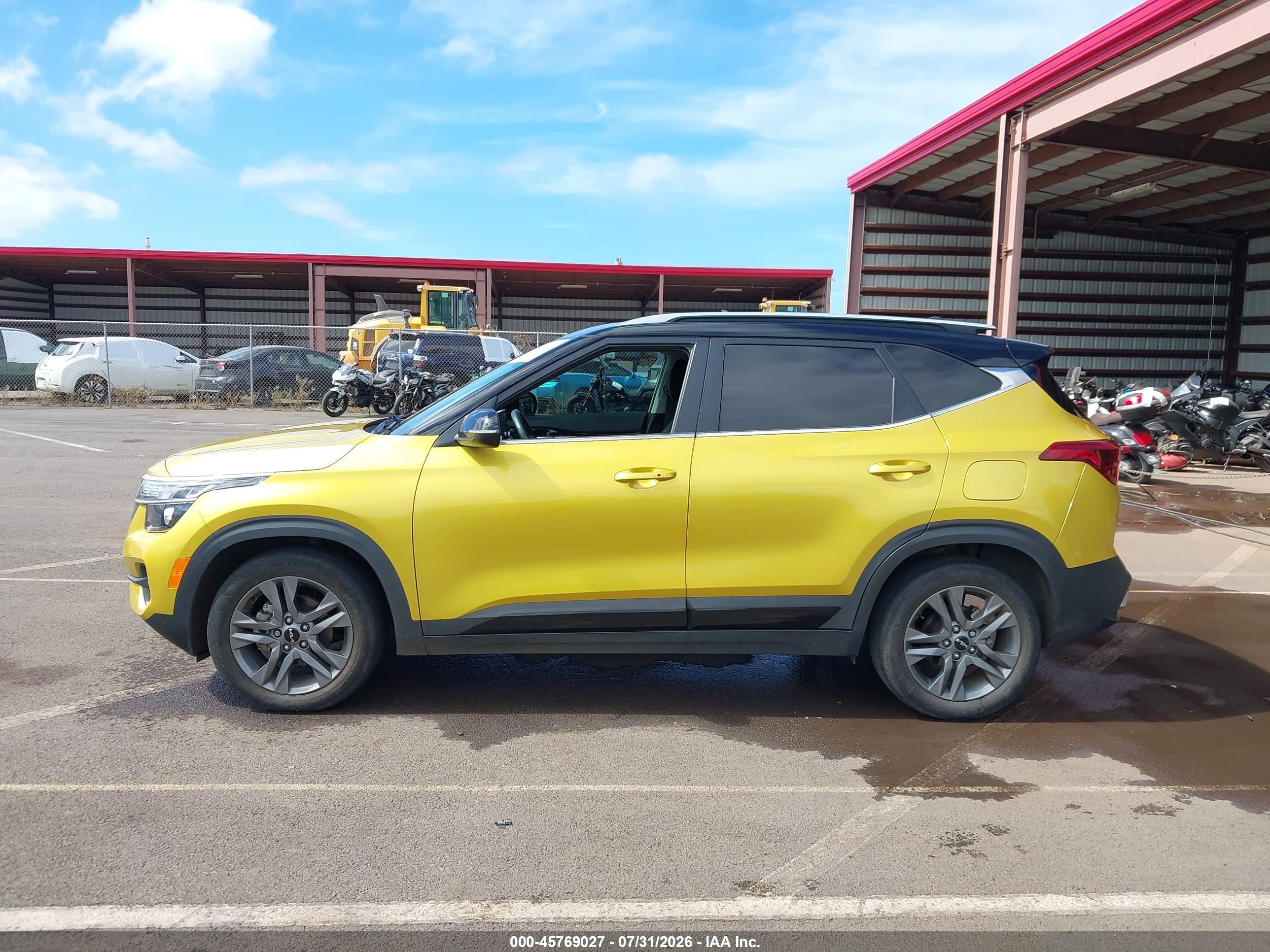 2023 KIA SELTOS S