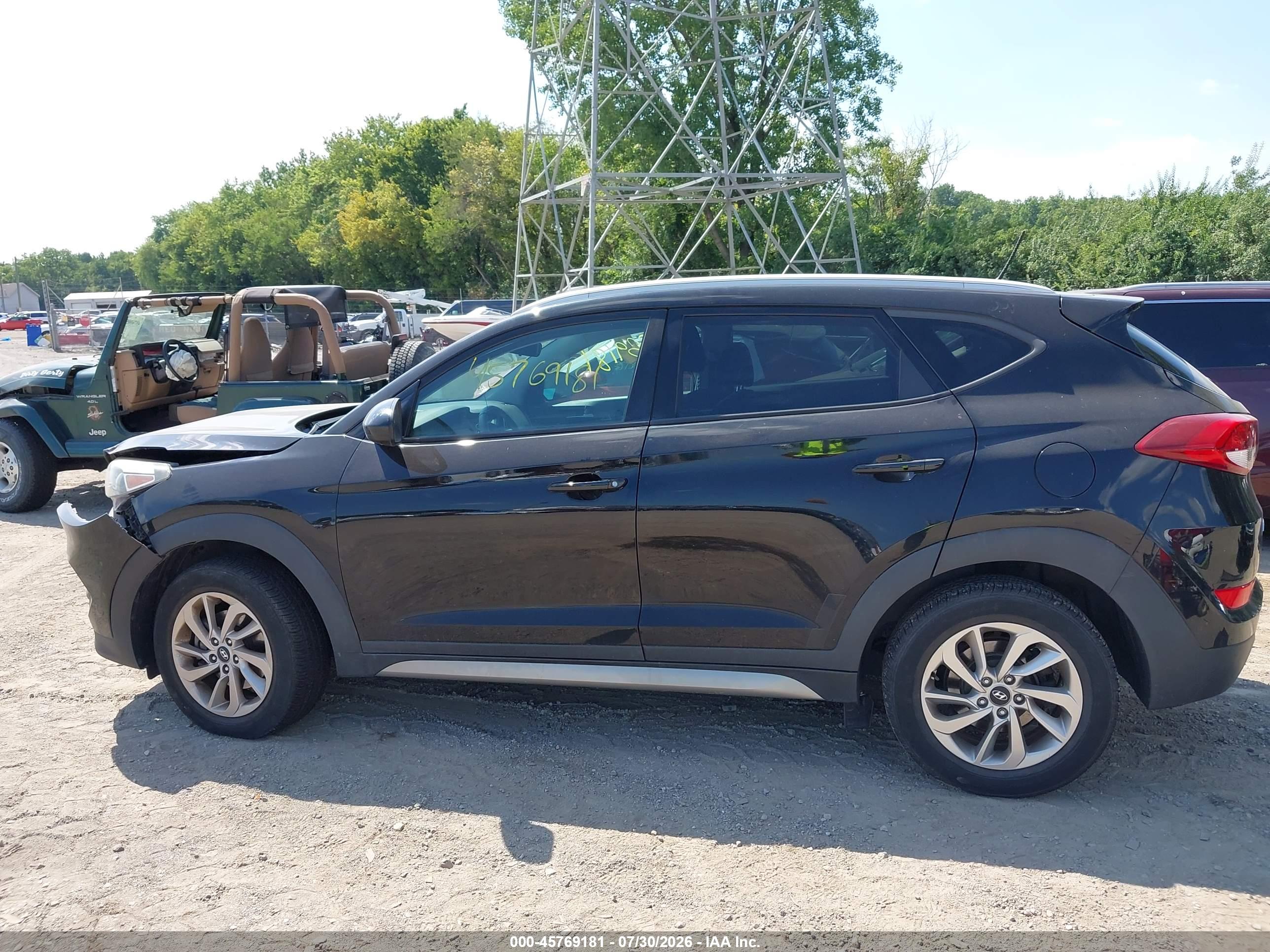 2017 HYUNDAI TUCSON SE