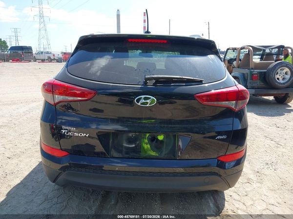 2017 HYUNDAI TUCSON SE