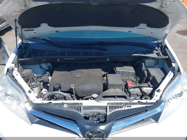2018 TOYOTA SIENNA LE 8 PASSENGER