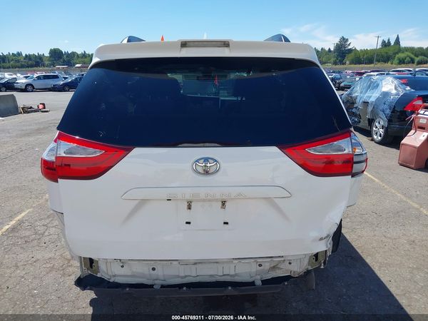 2018 TOYOTA SIENNA LE 8 PASSENGER