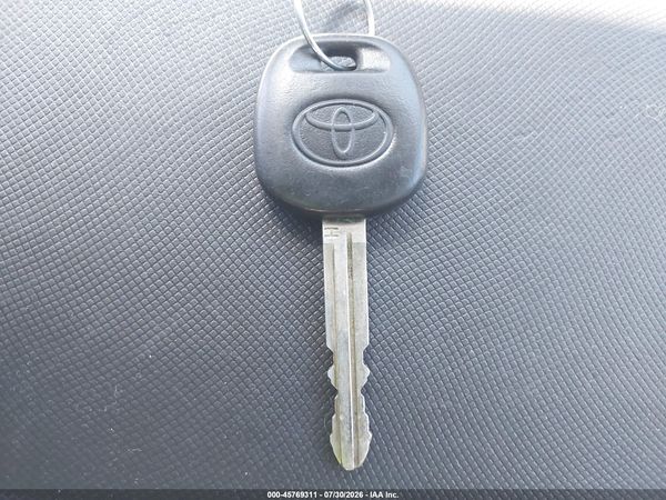 2018 TOYOTA SIENNA LE 8 PASSENGER