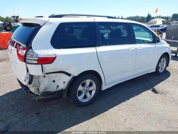 2018 TOYOTA SIENNA LE 8 PASSENGER