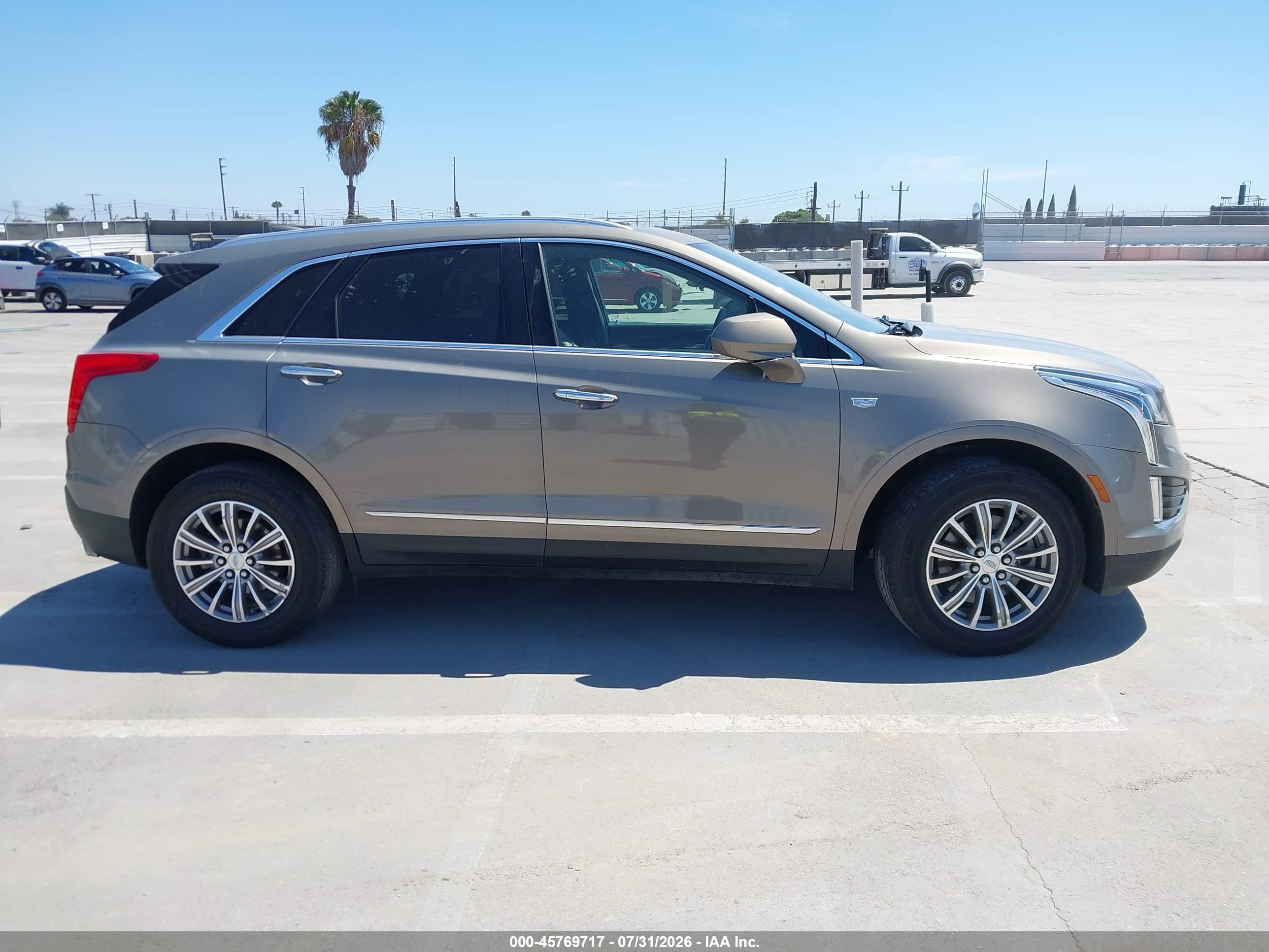 2017 CADILLAC XT5 LUXURY