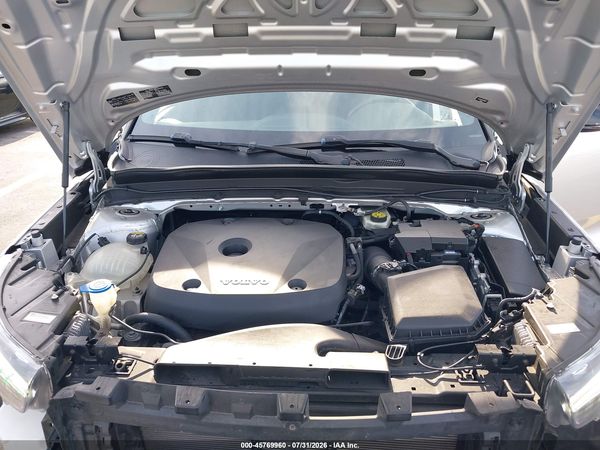 2019 VOLVO XC40 T5 R-DESIGN