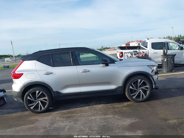 2019 VOLVO XC40 T5 R-DESIGN