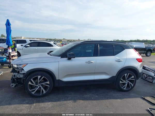 2019 VOLVO XC40 T5 R-DESIGN