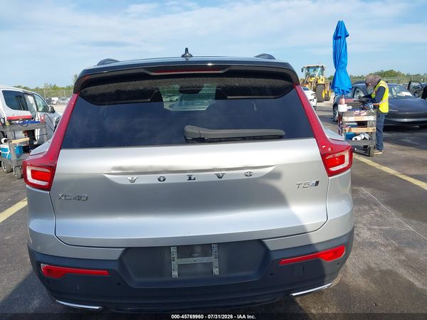 2019 VOLVO XC40 T5 R-DESIGN