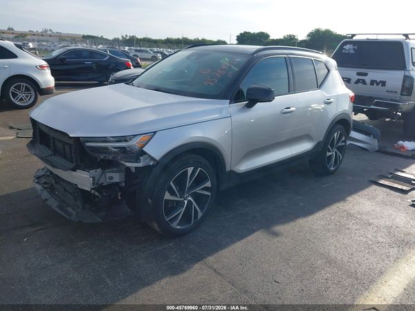 2019 VOLVO XC40 T5 R-DESIGN