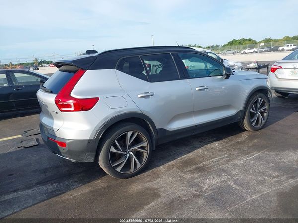 2019 VOLVO XC40 T5 R-DESIGN