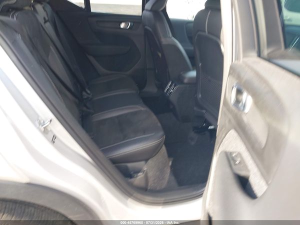 2019 VOLVO XC40 T5 R-DESIGN