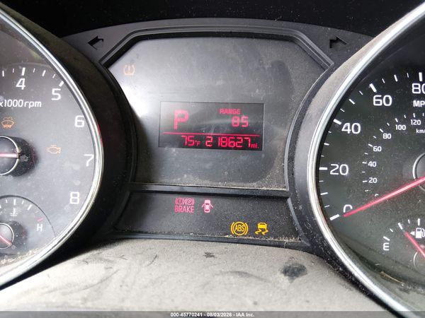2016 KIA SEDONA LX