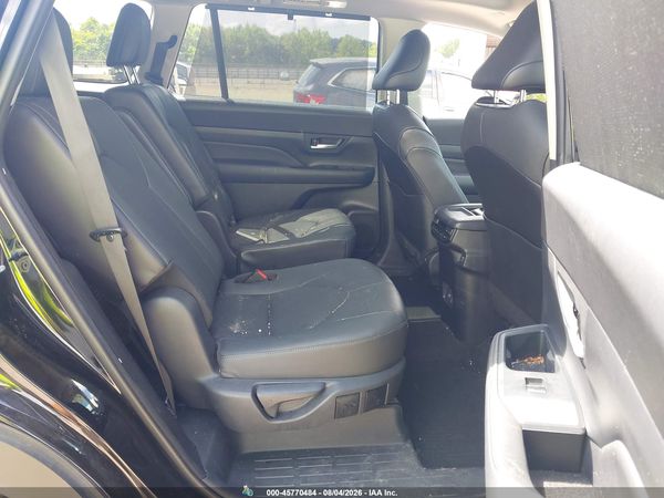 2024 TOYOTA GRAND HIGHLANDER PLATINUM