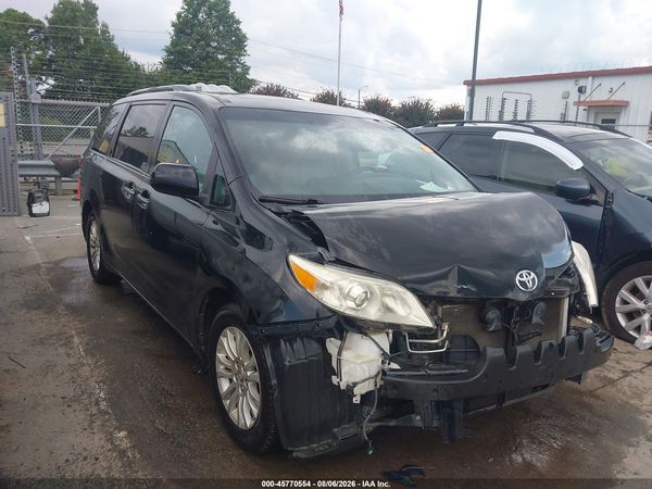 2016 TOYOTA SIENNA XLE 8 PASSENGER — I1