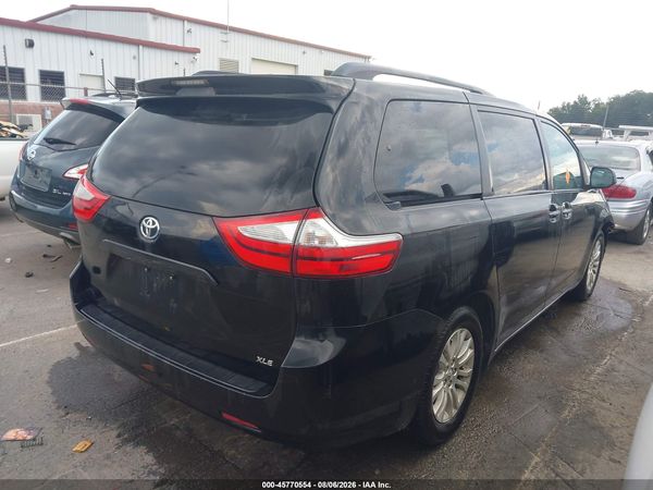 2016 TOYOTA SIENNA — I4