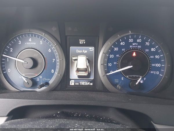 2016 TOYOTA SIENNA XLE 8 PASSENGER — I7